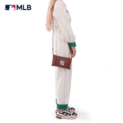 MLB New York Yankees Leather Crossbody Purse